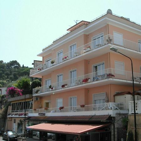 Hotel Nettuno Діано-Марина Екстер'єр фото