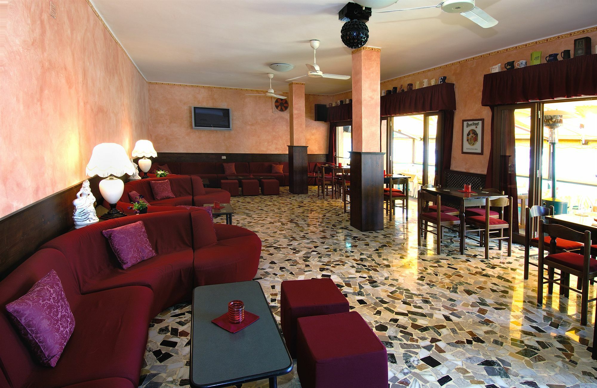 Hotel Nettuno Діано-Марина Екстер'єр фото